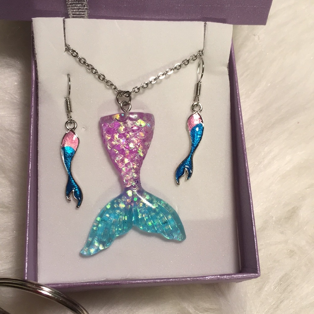 MERMAID - earrings, necklace & keyring charm 🧜‍♀️ - Picture 4 of 5